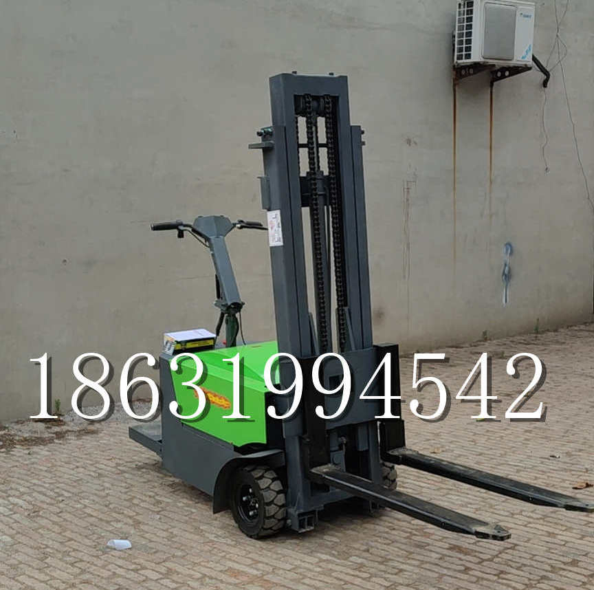 滨州市优程全电动叉车插腿式堆高车液压装卸车1.5吨升高小型站驾式铲车